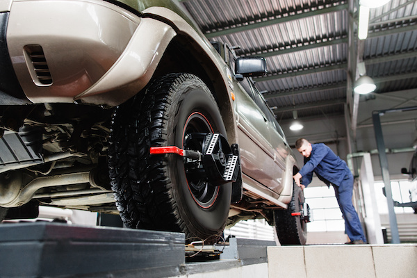 4 Signs You Need A Wheel Alignment